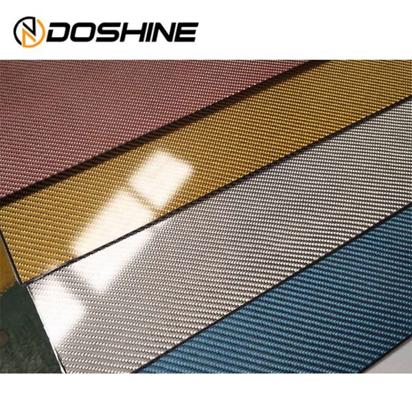 Korrosionsbestandig kulfiberplade